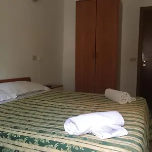https://hotel-primavera.hotelitalianriviera.com